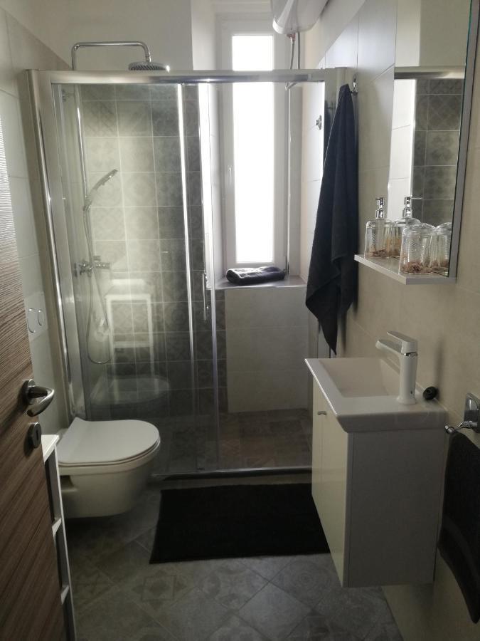 Apartment Stefania On The Beach Koromacno Ngoại thất bức ảnh